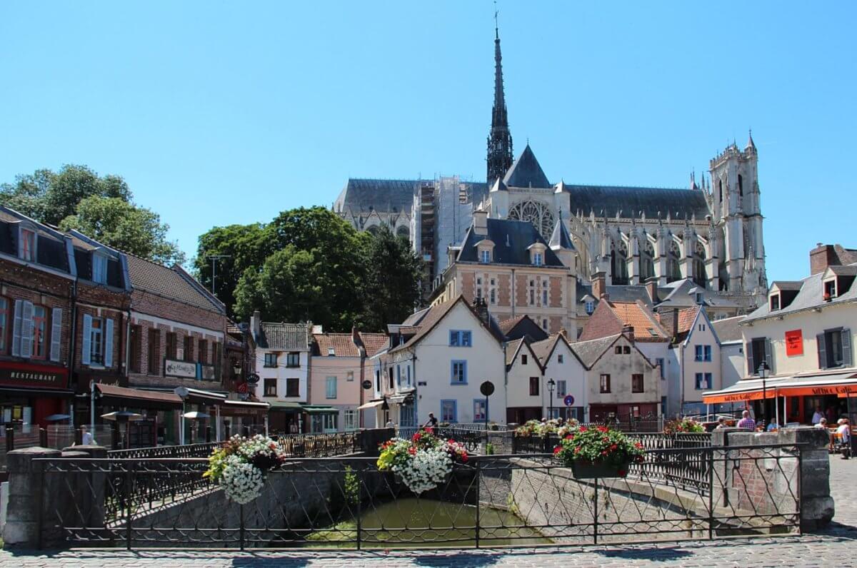 Amiens & the Battlefields of the Somme by First Class rail | Planet Rail